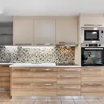 Mono Urban Design Maisonette בית נופש