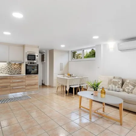 Mono Urban Design Maisonette בית נופש