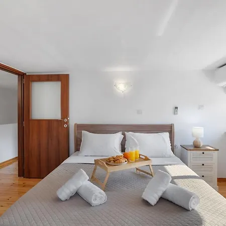 Mono Urban Design Maisonette Holiday home *