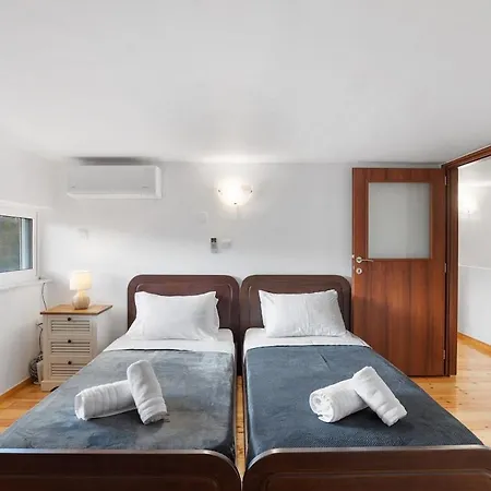 Mono Urban Design Maisonette בית נופש *